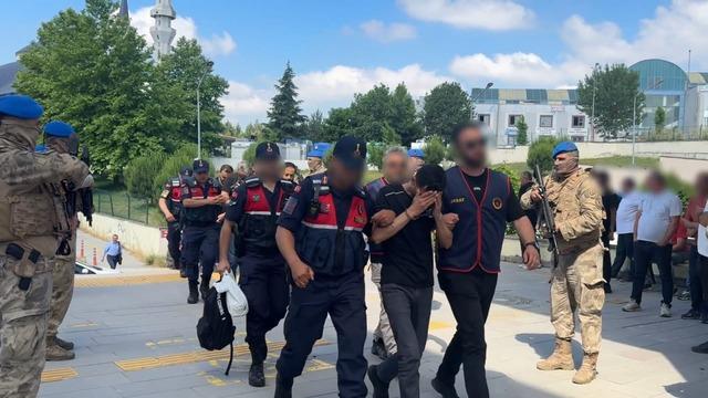 Sakarya'da enerji nakil hattı kablosu çalındı: 7 tutuklama