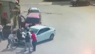 Ankara&rsquo;da husumetli şahısların kavgası kamerada