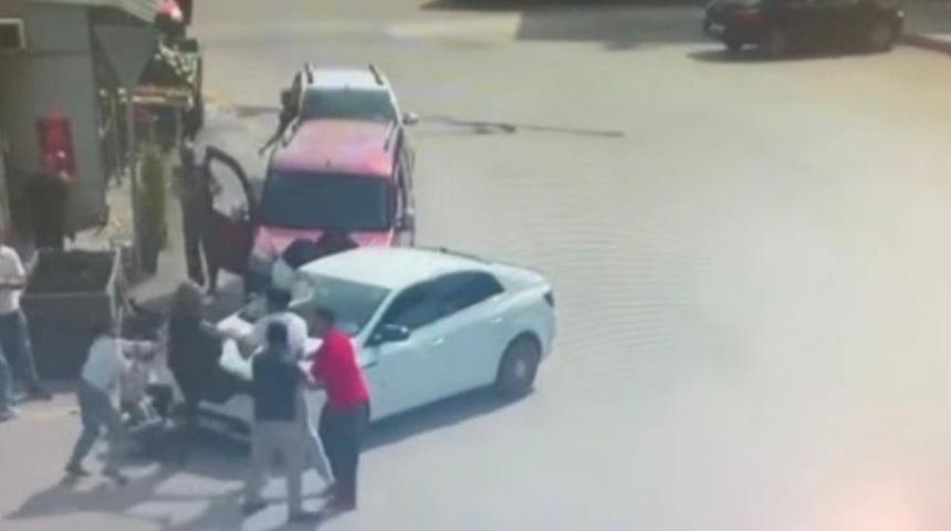Ankara&rsquo;da husumetli şahısların kavgası kamerada