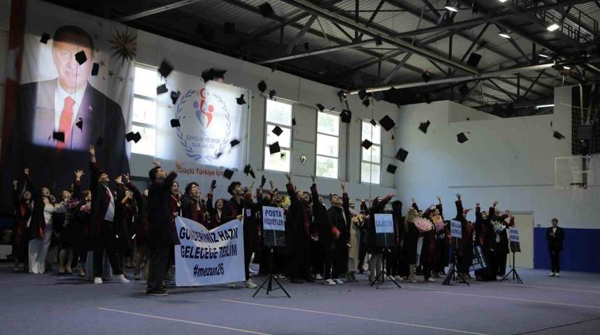 Ala&ccedil;am MYO&rsquo;da mezuniyet coşkusu