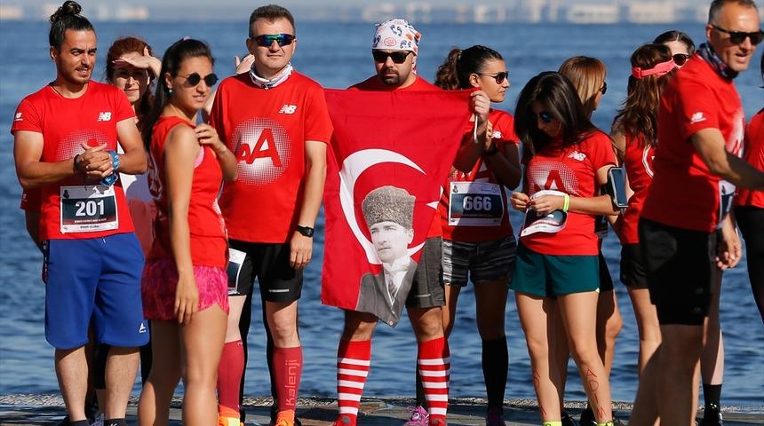 İzmir'de 19 Mayıs coşkusu