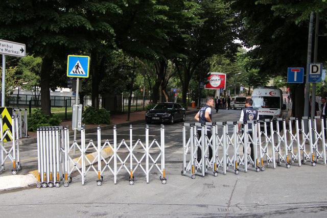 İstanbul'da bazı yollar trafiğe kapatıldı