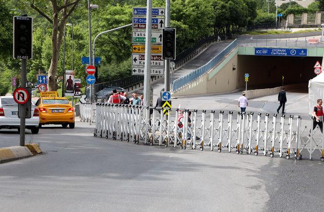 İstanbul'da bazı yollar trafiğe kapatıldı