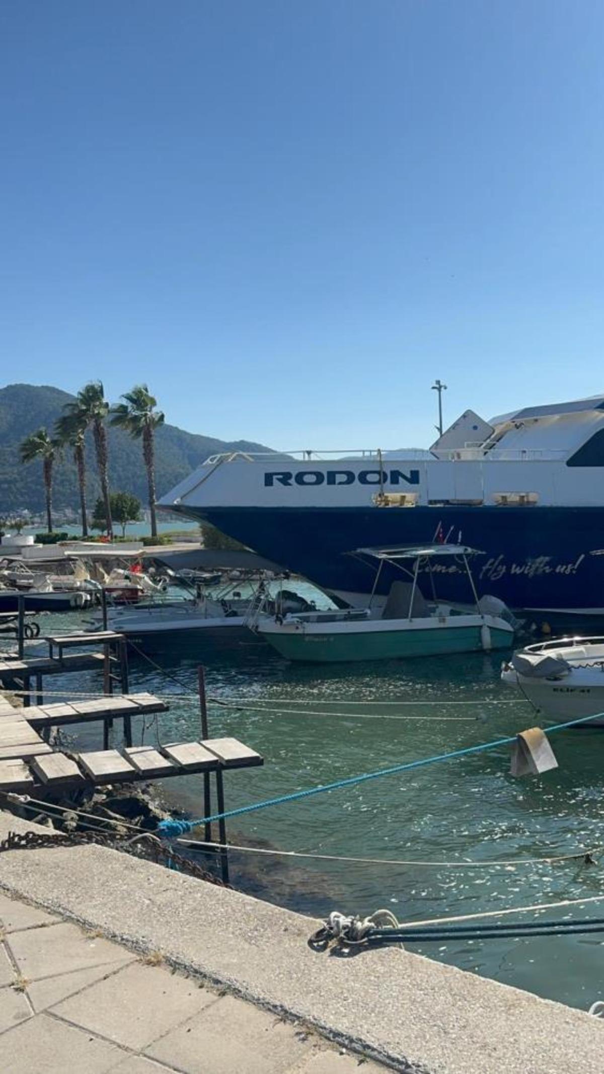Rodos seferi yapan feribot Fethiye de karaya oturdu 3