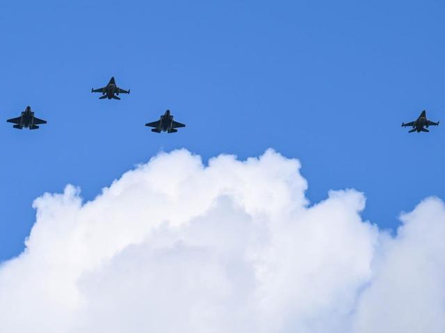 Polonya'nın F-35 savaş u&ccedil;akları ilk u&ccedil;uşlarını ger&ccedil;ekleştirdi