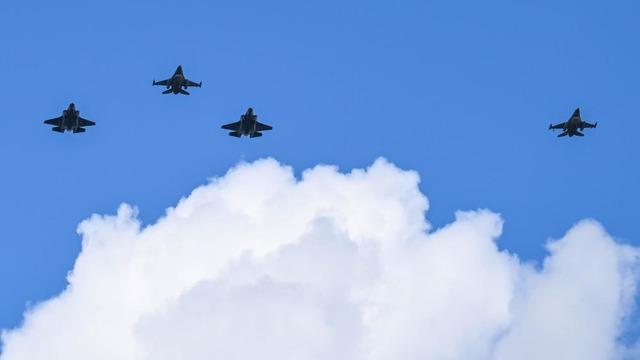 Polonya'nın F-35 savaş uçakları ilk uçuşlarını gerçekleştirdi
