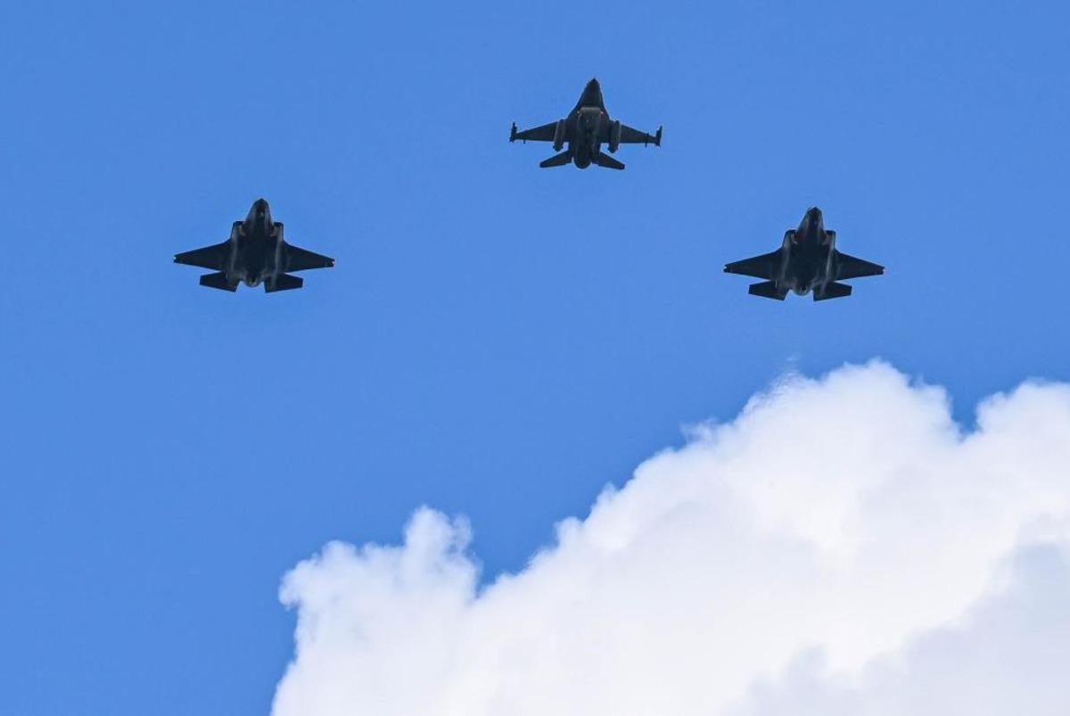 Polonya nın F-35 savaş u&ccedil;akları ilk u&ccedil;uşlarını ger&ccedil;ekleştirdi 4