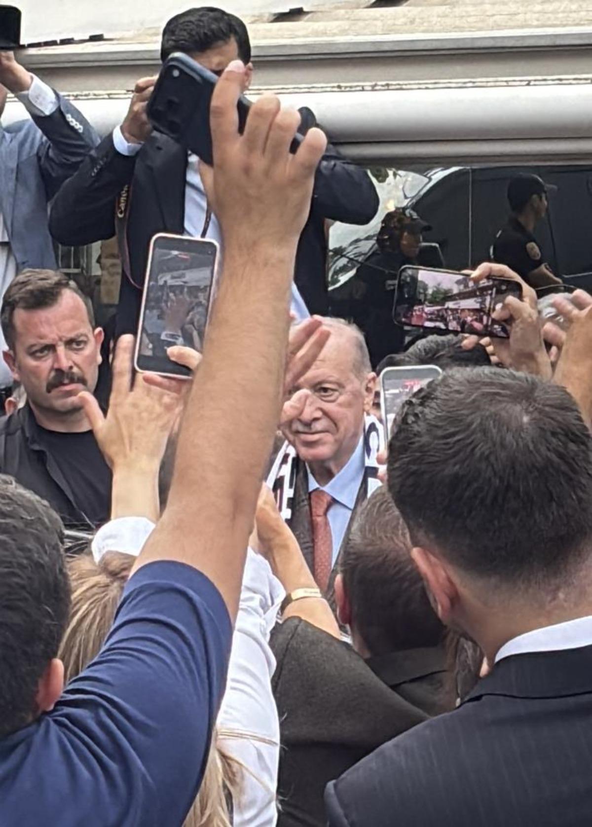 Cumhurbaşkanı Erdoğan, Edirne de vatandaşlarla sohbet etti 2