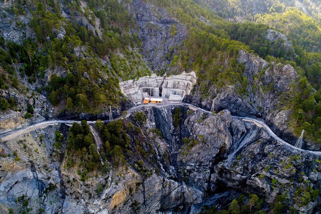 Burası &ouml;l&uuml;m yolu! Oraya giden kurtulamıyor