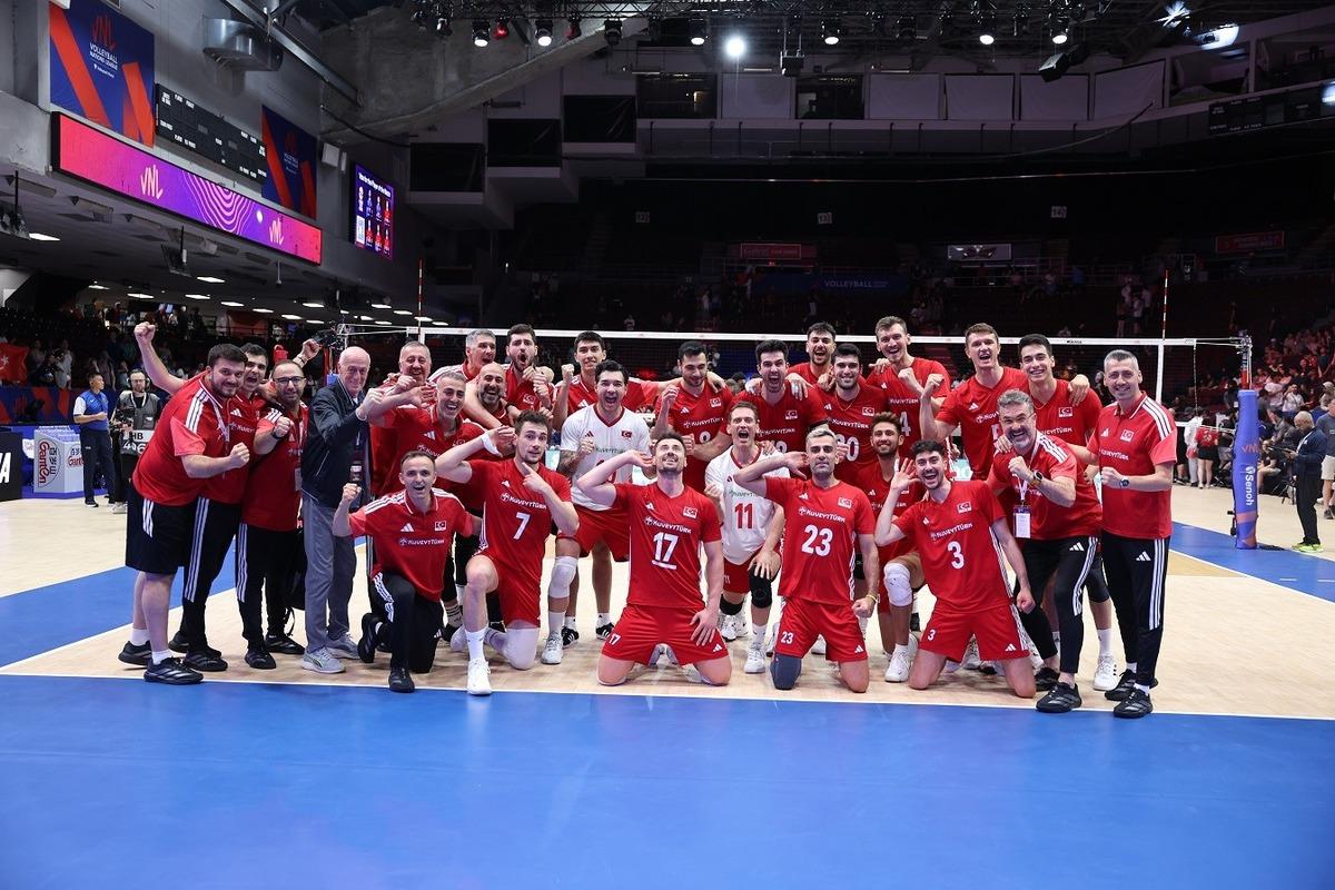 A Milli Erkek Voleybol Takımı, Fransa’yı 3-0 mağlup etti 2