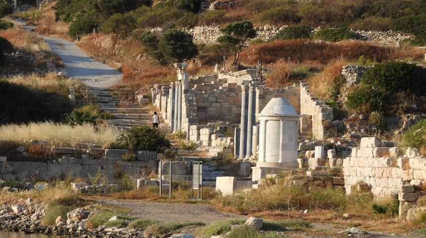 Bakan Ersoy Knidos'a yeni soluk katan d&uuml;zenlemeleri paylaştı