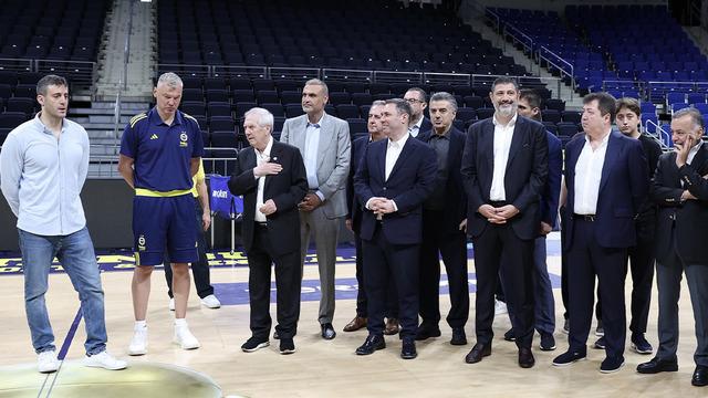 Aziz Yıldırım ve yönetim kurulundan, Fenerbahçe Beko’ya başarı dileği