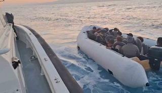 Kuşadası a&ccedil;ıklarında 18 d&uuml;zensiz g&ouml;&ccedil;men yakalandı