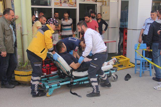 Borç tartışmasında arkadaşını bacaklarından vurdu