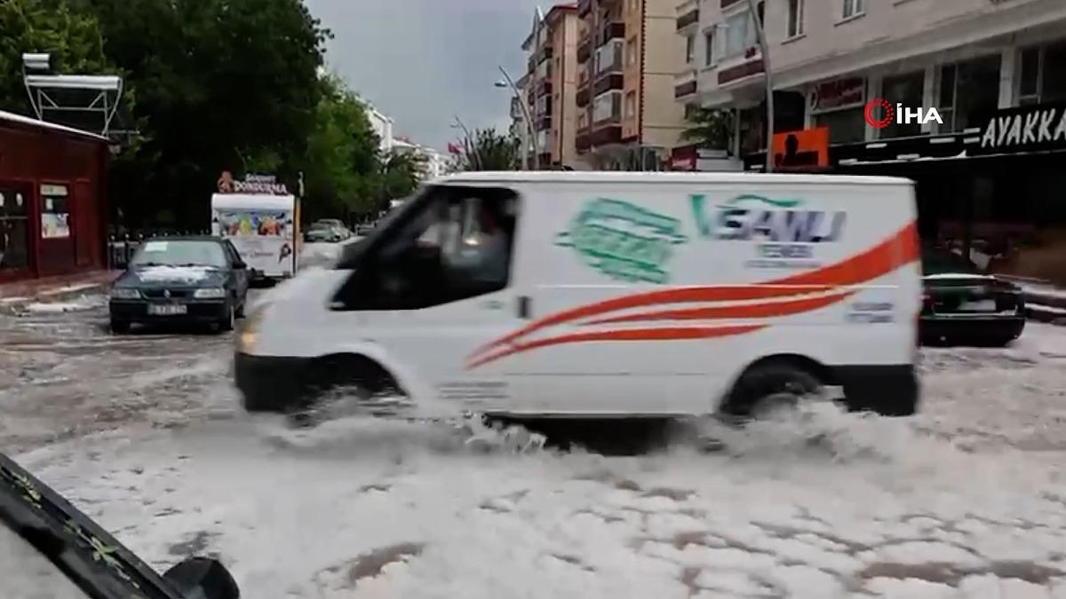 Başkent Ankara da Süper hücre esareti! Yollar beyaza büründü 4