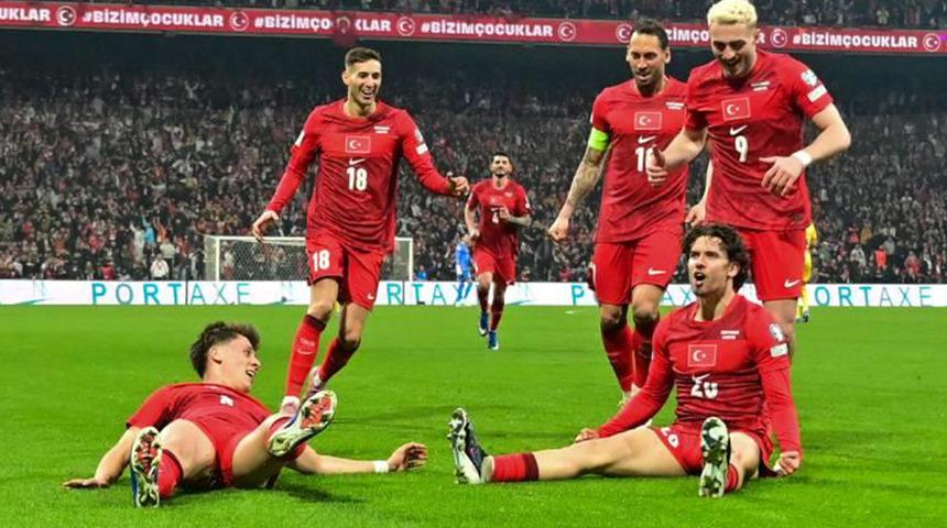 D&uuml;nya Kupası heyecanı sokaklara iniyor! İşte dev ekran noktaları