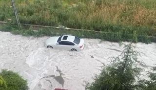 Ankara'da dolu ve sağanak yağış etkili oldu