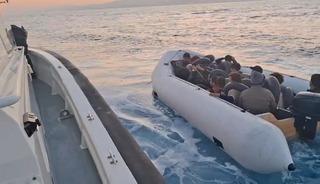Kuşadası a&ccedil;ıklarında ka&ccedil;ak 18 g&ouml;&ccedil;men yakalandı