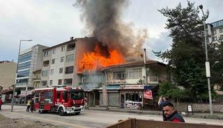 Kızılcahamam'da bina &ccedil;atısında yangın &ccedil;ıktı