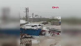 Sivas'ta sağanak ve dolu yağışı etkili oldu! Tarım arazileri su ile doldu