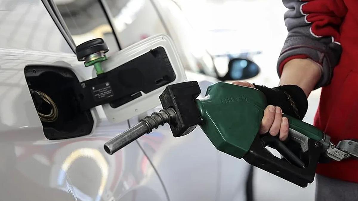 Petrol fiyatları d&uuml;şt&uuml;, akaryakıta dev indirim geliyor! İşte yakıt indiriminin pompaya yansıyacağı tarih 1