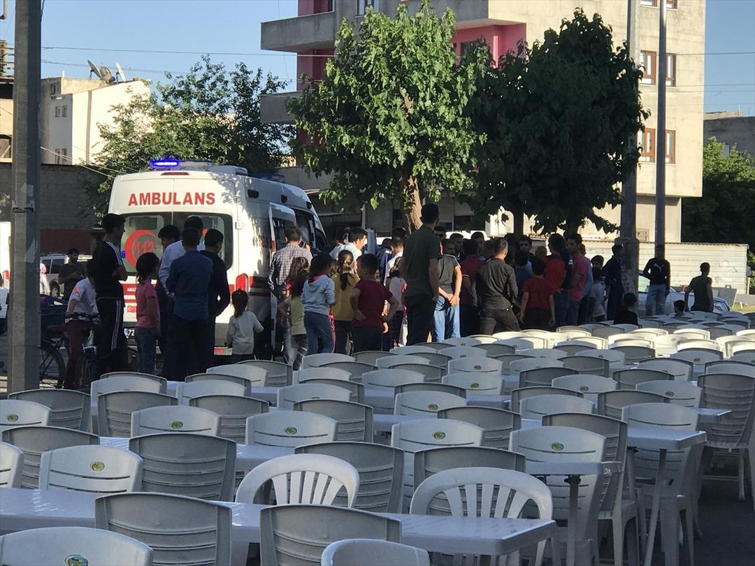 Batman'da iftarlık dağıtan g&ouml;revlilere taşlı sopalı saldırı