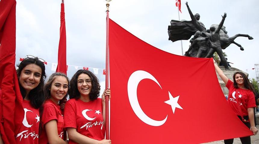 19 Mayıs mesajları (resimli) ve 19 Mayıs Atatürk'ü Anma ve Gençlik ve Spor Bayramı tarihi