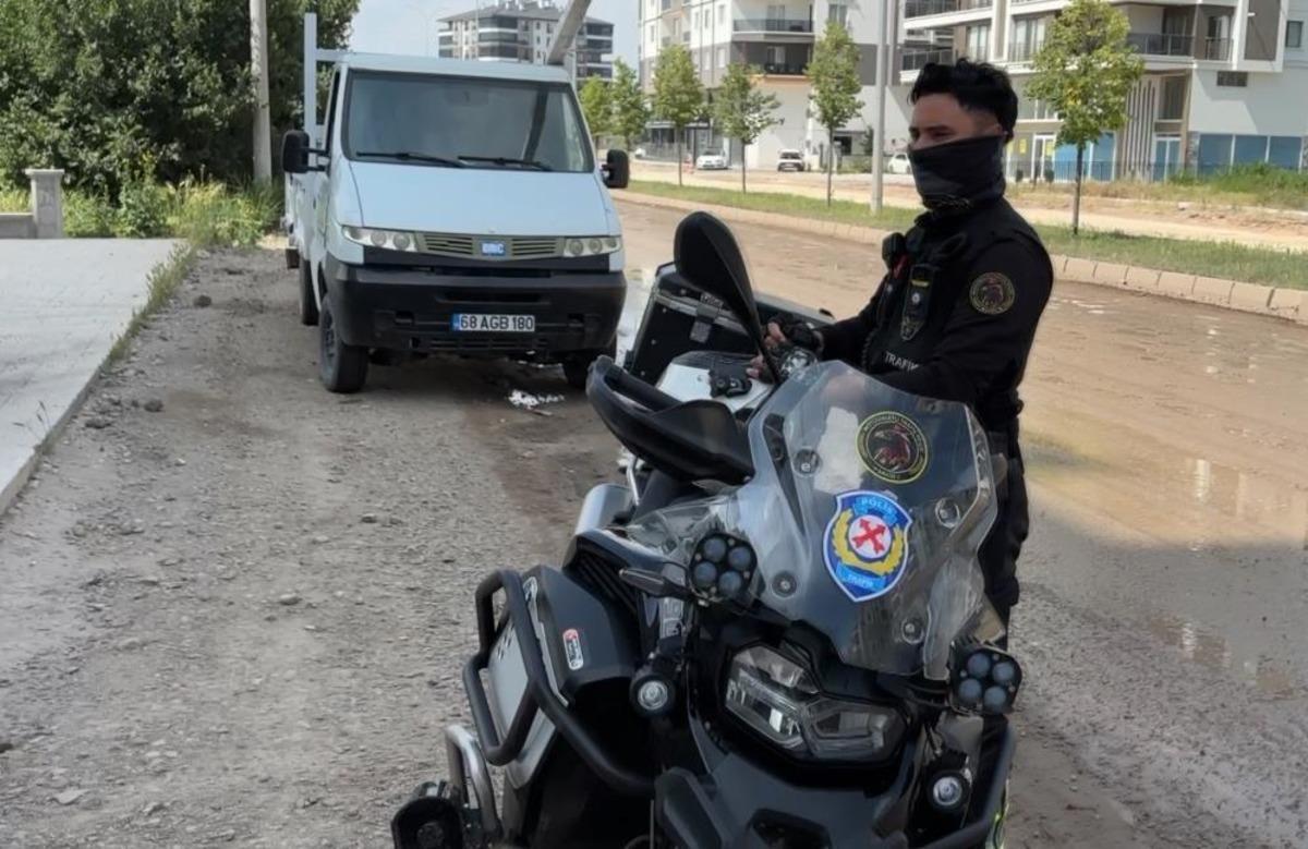 Aracına sahte plaka taktı, yakalanınca "işimiz acildi" dedi 3