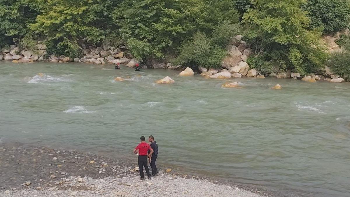 Antalya da çayda kaybolan genci arama çalışmalarına yarın devam edilecek 2