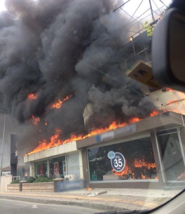 İzmir'de korkutan yangın