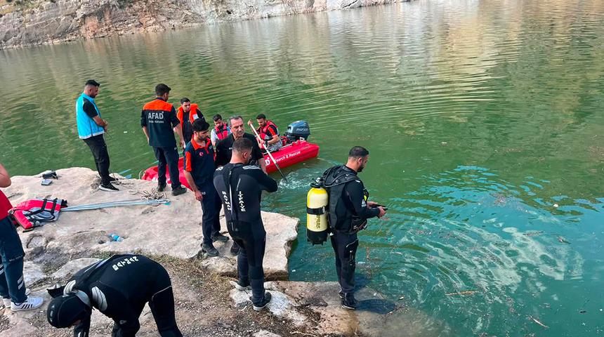 Siirt'te acı olay! Serinlemek i&ccedil;in girdiği Botan &Ccedil;ayı'nda boğuldu