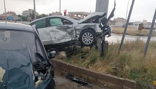 Eskişehir-Afyonkarahisar yolunda feci kaza: 2'si ağır 4 yaralı