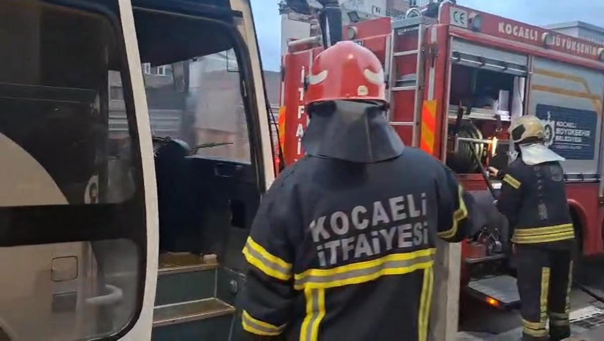 MHP Dilovası Teşkilatı üyelerini taşıyan otobüste yangın çıktı 2