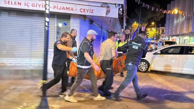 Eski eşini ve ihbara giden polisi yaralayıp intihar etti