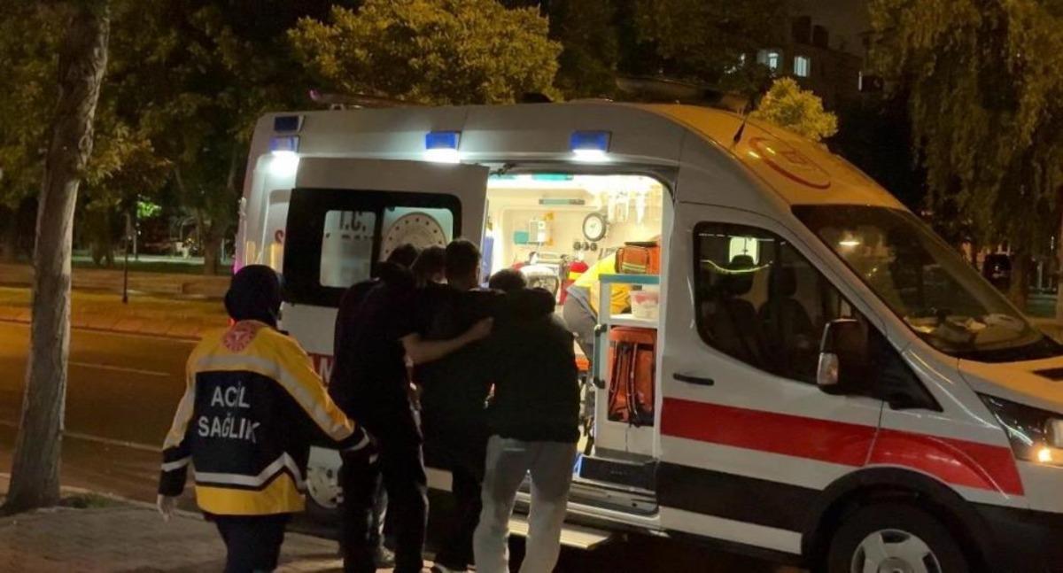 Parkta çocuklar arası bıçaklı kavga: 2 yaralı 1