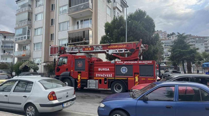 Karga kurtarılırken arkadaşları adeta kuşatma yaptı, saldırgan davranışlar sergiledi