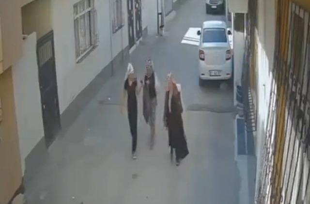 Adana&rsquo;da kadın hırsızlar girdikleri evden pirin&ccedil;, bulgur, makarna ve elektrikli ocak &ccedil;aldı 2