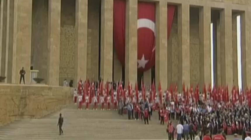 19 Mayıs i&ccedil;in ilk t&ouml;ren Anıtkabir'de 