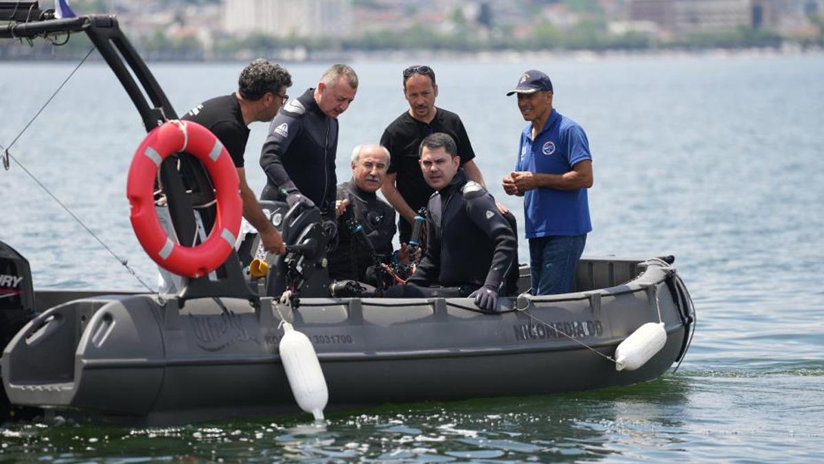 Bakan Kurum dip çamuru temizliği süren İzmit Körfezi ne daldı 2