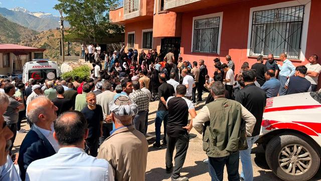 Son dakika | Damattan katliam! Kayınpederinin evini basıp 4 kişiyi öldürdü