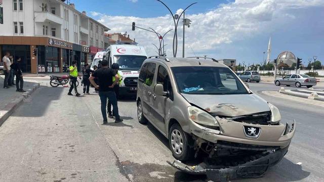 Motosikletteki 2 kişinin ölümden döndüğü kaza kamerada 3