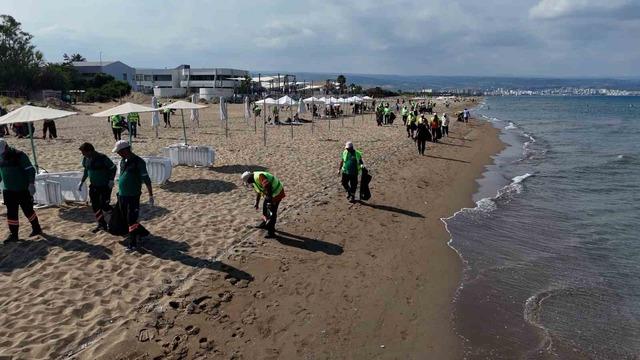 Mersin’de sahiller çevre haftasında temizlendi