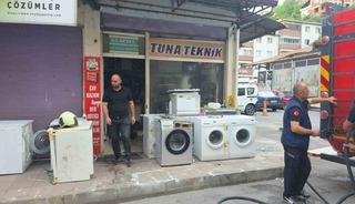 Tamircinin deposunda &ccedil;ıkan yangın korkuttu