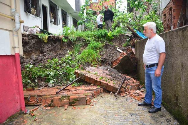 Ordu&rsquo;da sağanak nedeniyle ev ve iş yerlerini su bastı, istinat duvarı &ccedil;&ouml;kt&uuml; 4