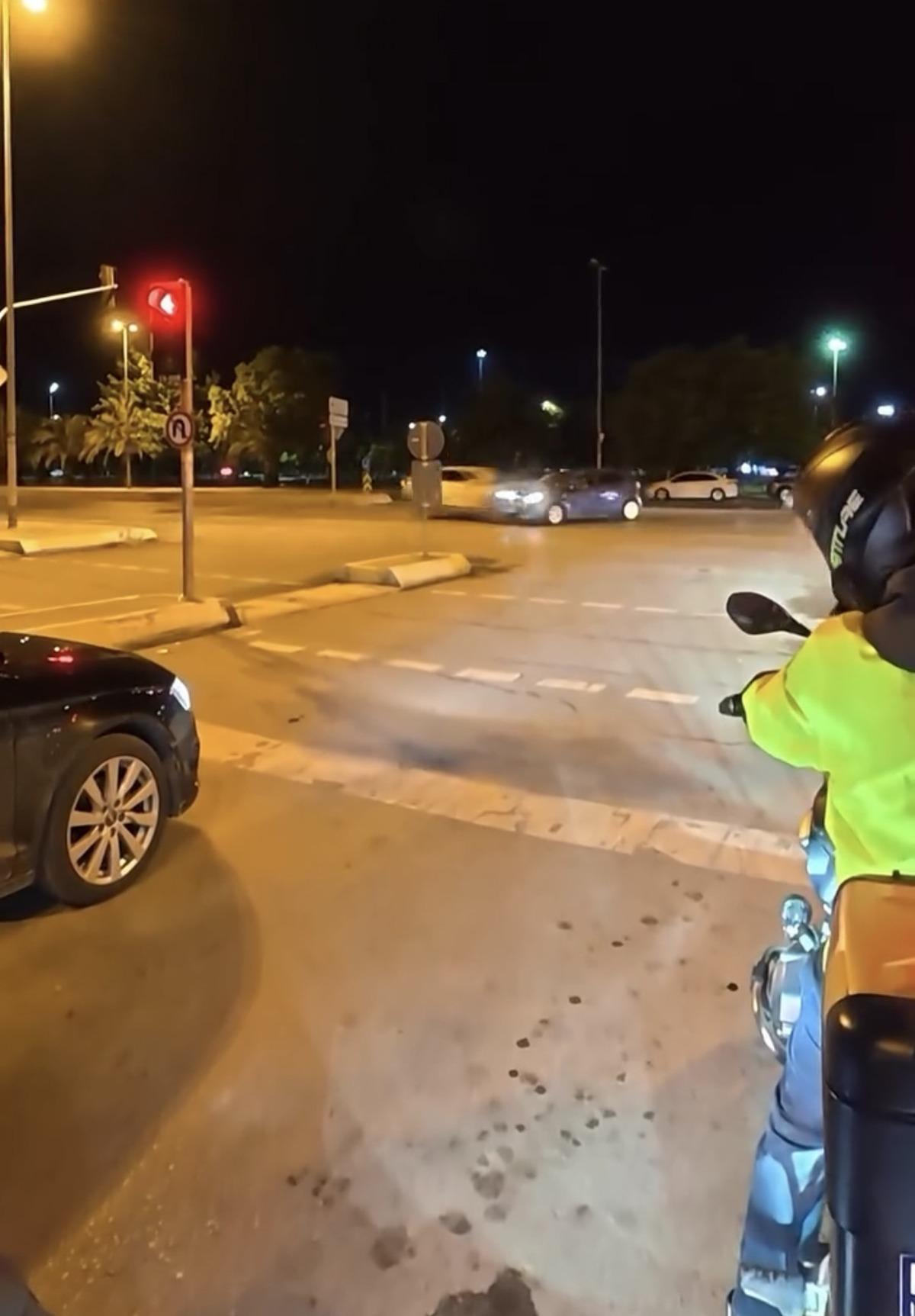 Maltepe de feci kaza! &Ccedil;arpışma sonrası otomobile alev aldı 1