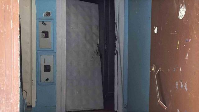 Mahalle sakinleri kokudan ş&uuml;phelendi, yalnız yaşayan adam evinde &ouml;l&uuml; bulundu 3