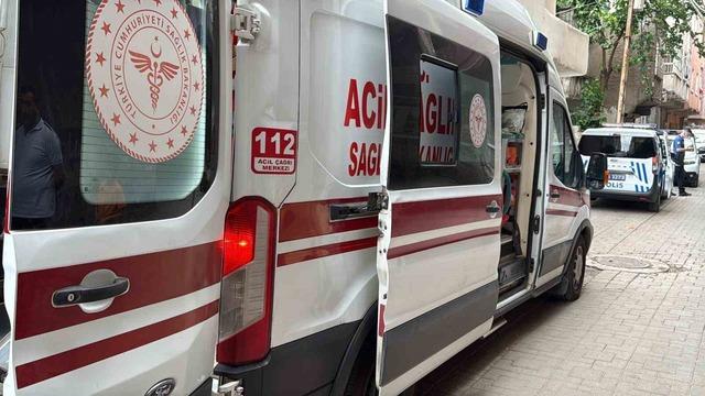 Mahalle sakinleri kokudan ş&uuml;phelendi, yalnız yaşayan adam evinde &ouml;l&uuml; bulundu 2
