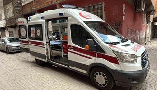 Mahalle sakinleri kokudan ş&uuml;phelendi, yalnız yaşayan adam evinde &ouml;l&uuml; bulundu