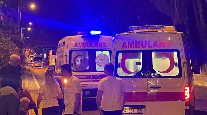Alanya&rsquo;da otomobilin &ccedil;arptığı &Ccedil;ek turist hayatını kaybetti