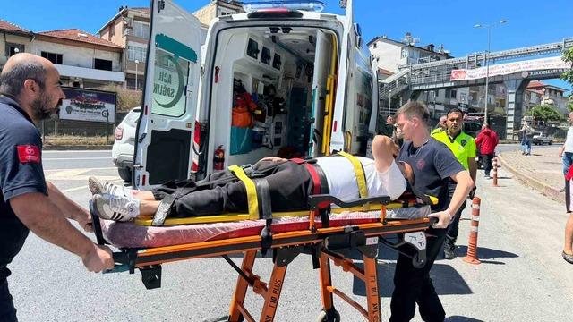 Alaplı&rsquo;da motosiklet kazası: 1 kişi yaralandı 3